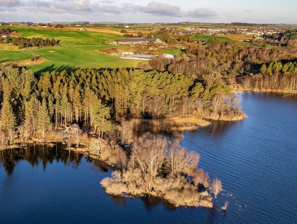 Dagsturhytter på Jæren. Frøya i Klepp kommune ved Frøylandsvatnet. 